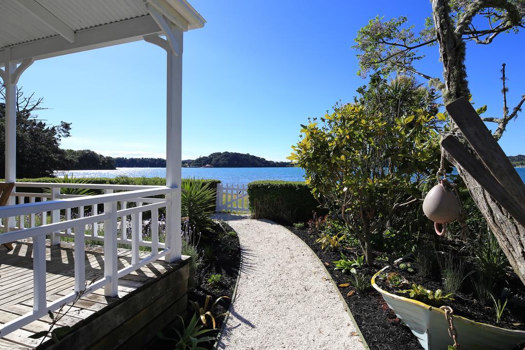 Oakura Bay Villa - Stay Waiheke Te Whau Bay Bagian luar foto