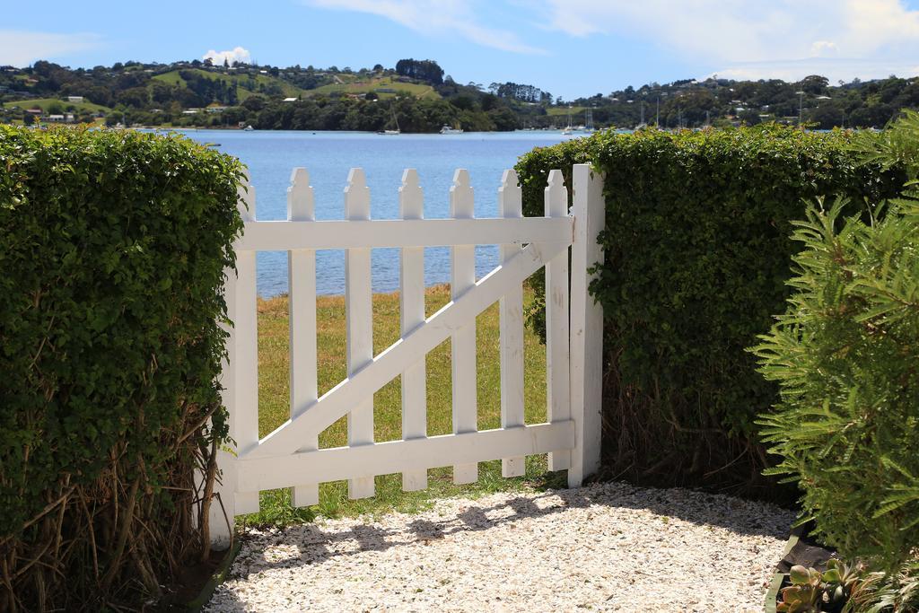 Oakura Bay Villa - Stay Waiheke Te Whau Bay Bagian luar foto