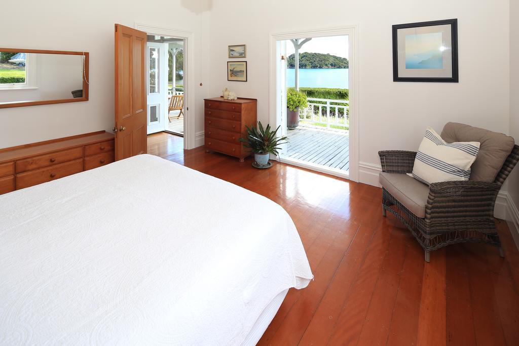 Oakura Bay Villa - Stay Waiheke Te Whau Bay Bagian luar foto
