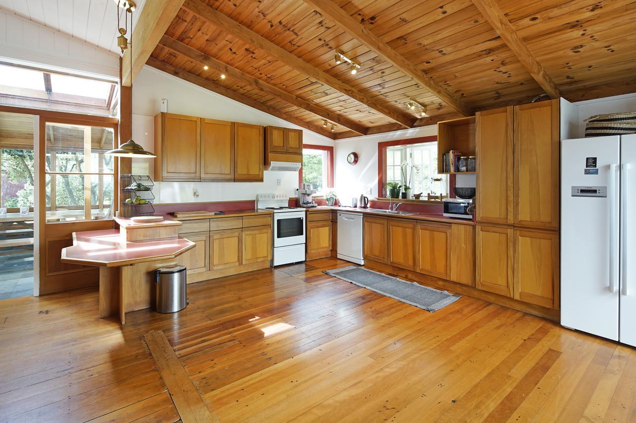 Oakura Bay Villa - Stay Waiheke Te Whau Bay Bagian luar foto