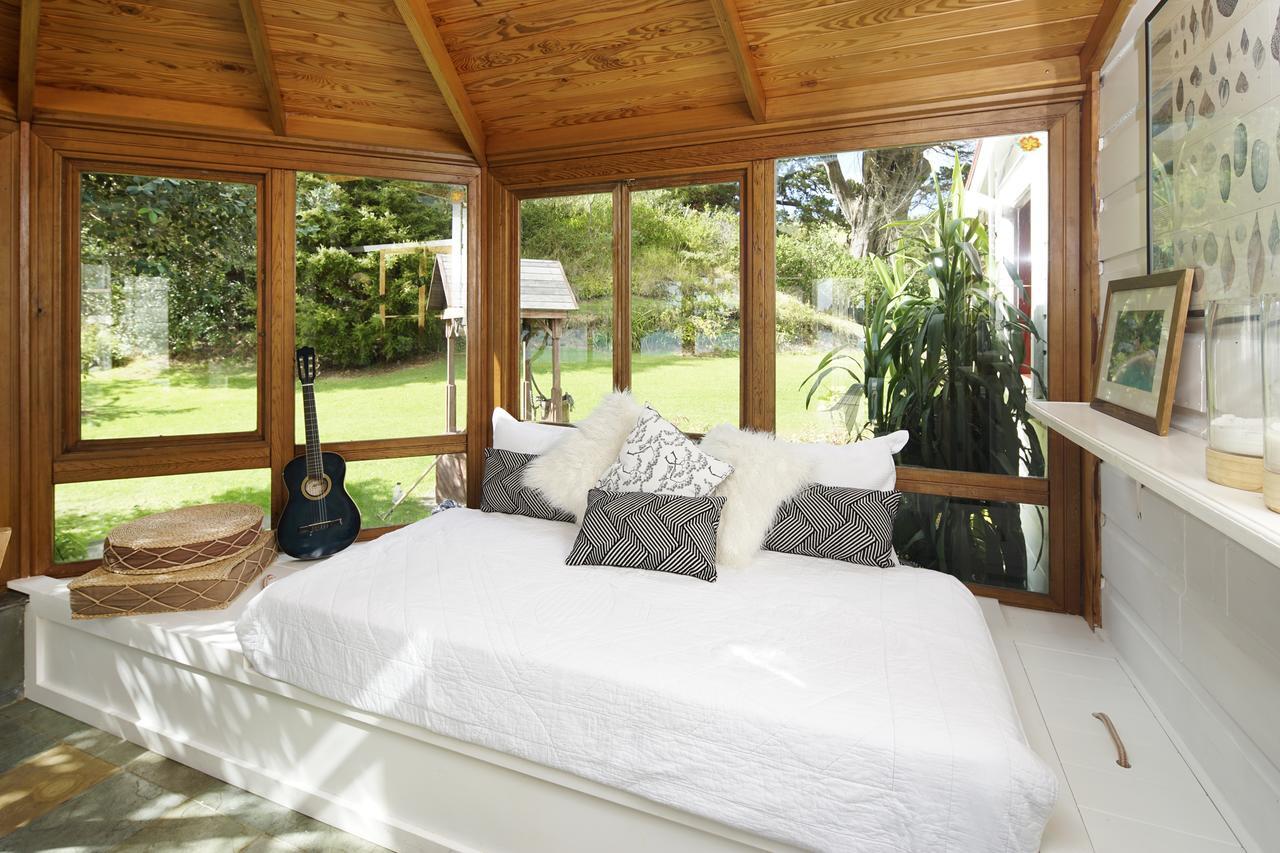 Oakura Bay Villa - Stay Waiheke Te Whau Bay Bagian luar foto